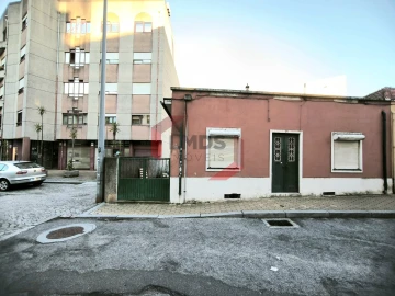 Moradia T0 para Venda em Mafamude e Vilar do Paraíso