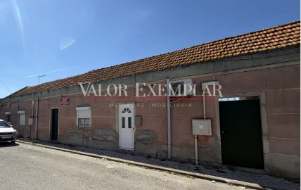 Moradia T5 para Venda em Baixa da Banheira e Vale da Amoreira