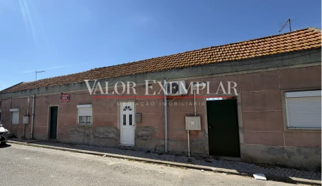 Moradia T5 para Venda em Baixa da Banheira e Vale da Amoreira