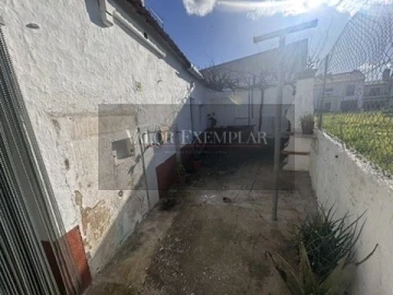 Moradia T5 para Venda em Baixa da Banheira e Vale da Amoreira