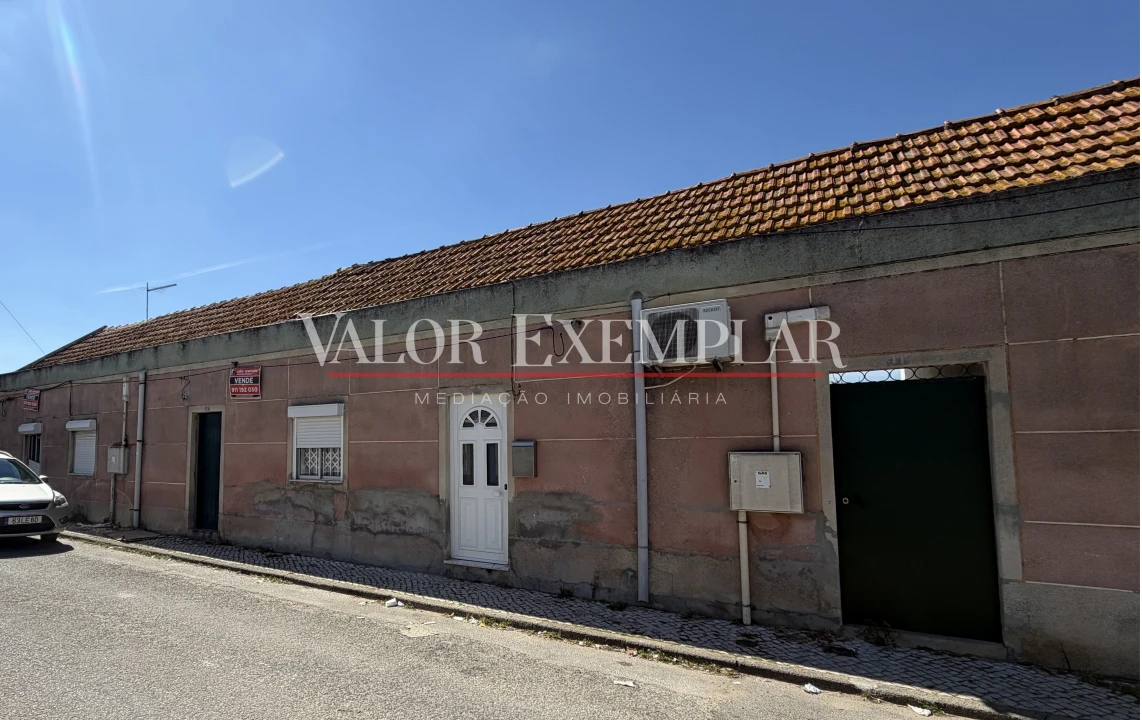 Moradia T5 para Venda em Baixa da Banheira e Vale da Amoreira Foto 4