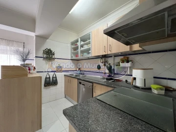 Apartamento T3 para Venda em Carregado e Cadafais