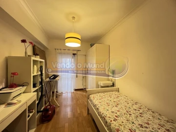 Apartamento T3 para Venda em Carregado e Cadafais