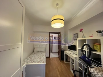 Apartamento T3 para Venda em Carregado e Cadafais