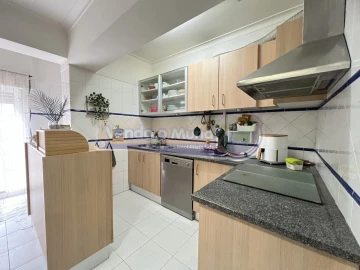 Apartamento T3 para Venda em Carregado e Cadafais