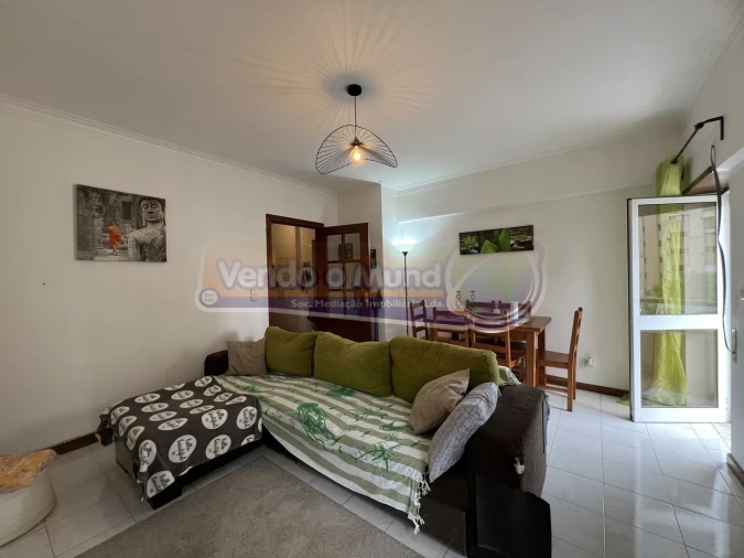 Apartamento T3 para Venda em Carregado e Cadafais Foto 2