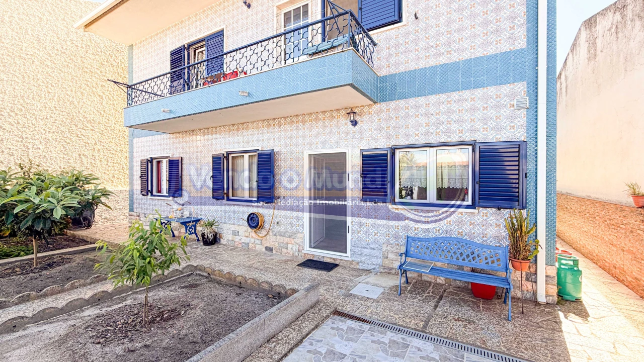 Moradia T4 para Venda em Samora Correia Foto 1