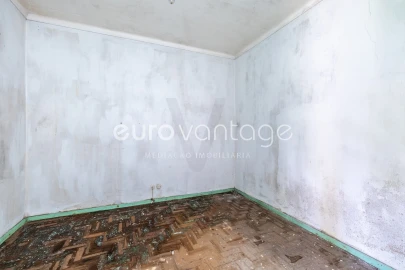 Moradia T3 para Venda em Parceiros e Azoia