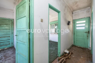 Moradia T3 para Venda em Parceiros e Azoia