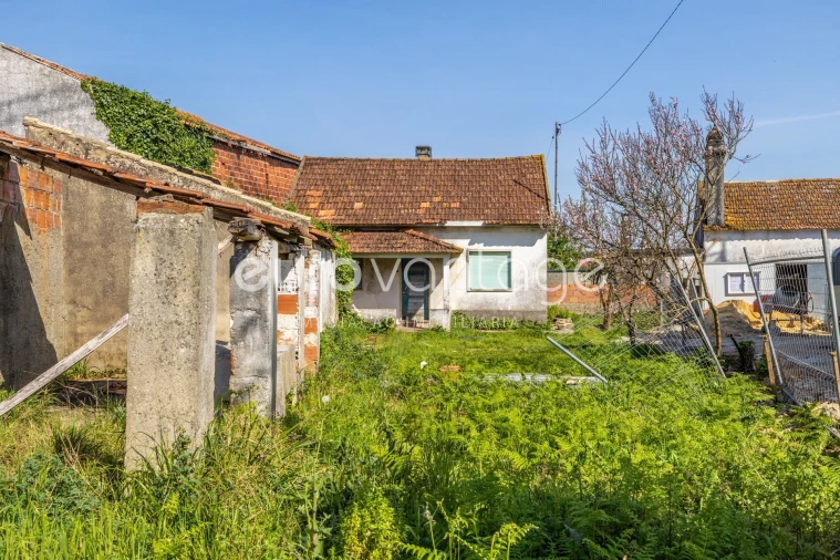 Moradia T3 para Venda em Parceiros e Azoia Foto 3