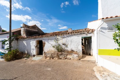 Moradia T2 para Venda em Santiago Maior