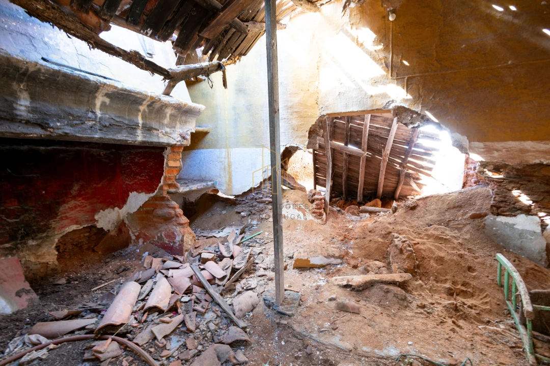 Moradia T2 para Venda em Santiago Maior Foto 8