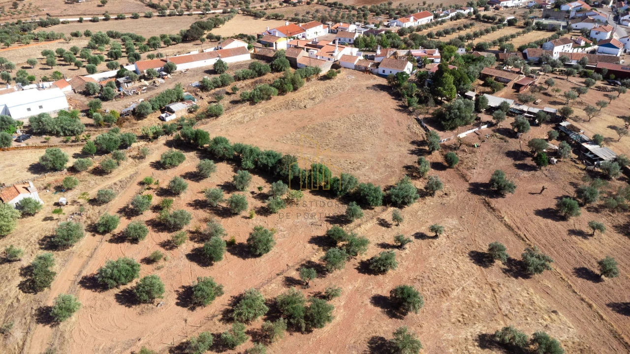 Moradia T2 para Venda em Santiago Maior Foto 10