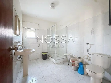 Moradia T5 para Venda em Fernao Ferro