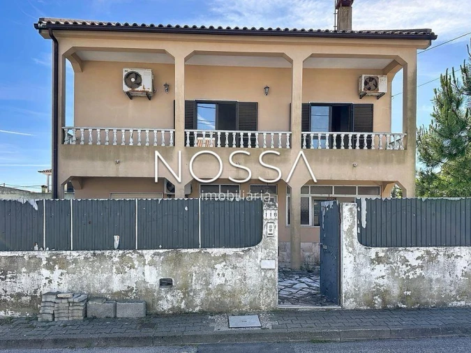 Moradia T5 para Venda em Fernao Ferro