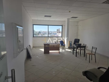 Loja para Venda em Albufeira e Olhos de Água
