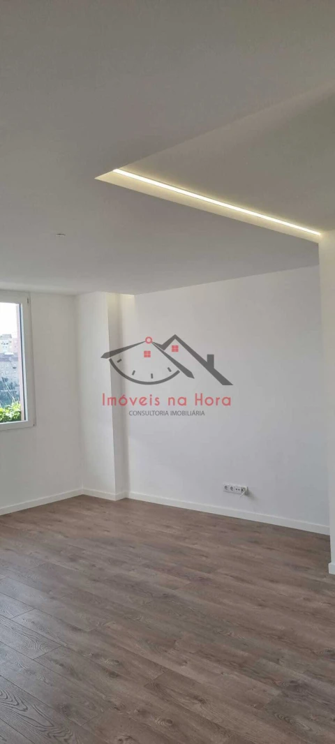 Apartamento T2 para Venda em Venteira