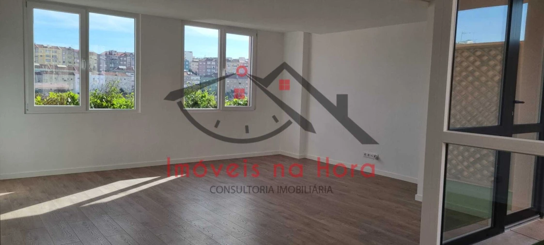 Apartamento T2 para Venda em Venteira Foto 3
