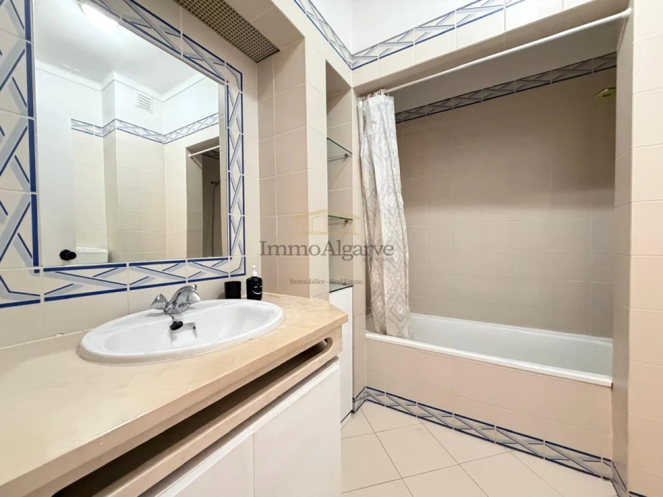 Apartamento T1 para Venda em Albufeira e Olhos de Água Foto 7