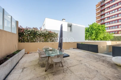 Escritório para Arrendamento em Lordelo do Ouro e Massarelos