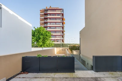 Escritório para Arrendamento em Lordelo do Ouro e Massarelos