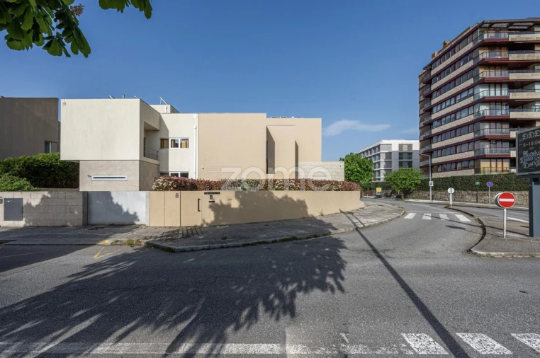 Escritório para Arrendamento em Lordelo do Ouro e Massarelos Foto 7