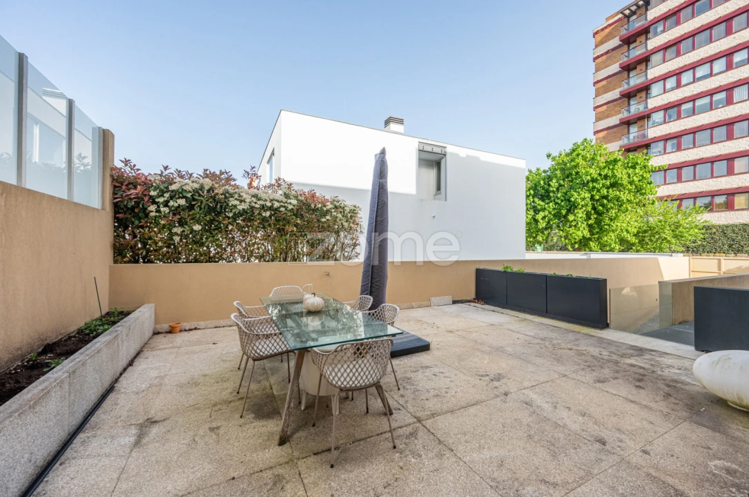 Escritório para Arrendamento em Lordelo do Ouro e Massarelos Foto 16