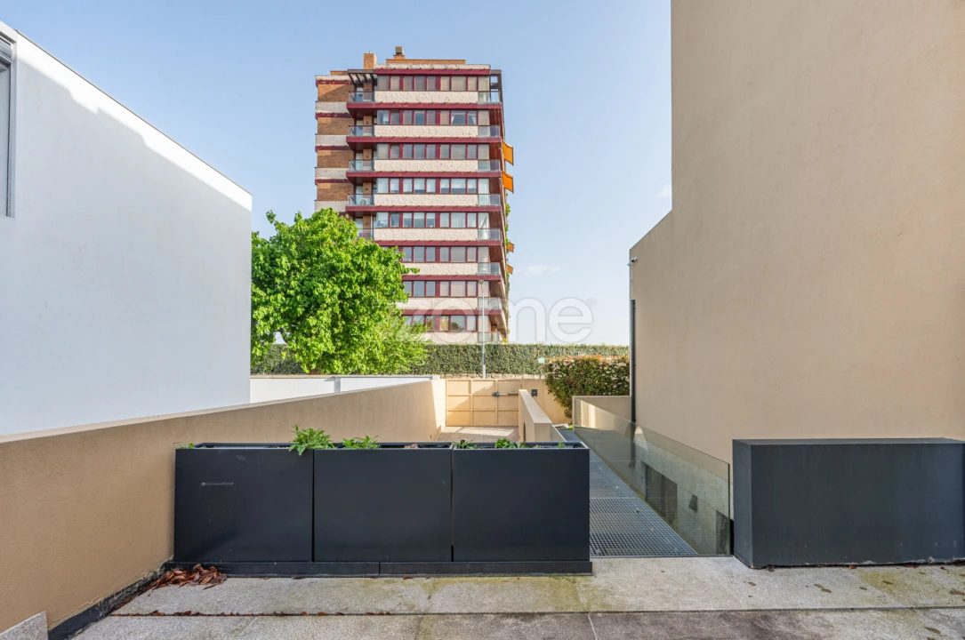 Escritório para Arrendamento em Lordelo do Ouro e Massarelos Foto 17