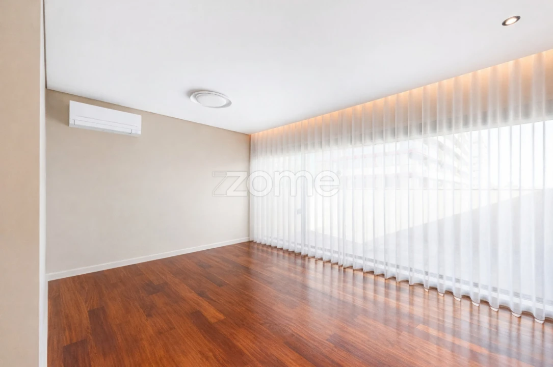 Escritório para Arrendamento em Lordelo do Ouro e Massarelos Foto 26