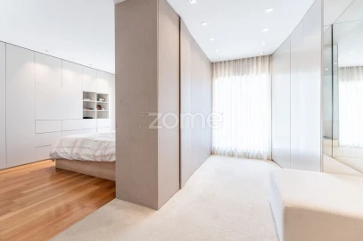 Apartamento T4 para Venda em Aldoar, Foz do Douro e Nevogilde