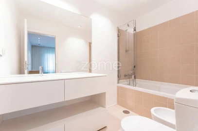 Apartamento T4 para Venda em Aldoar, Foz do Douro e Nevogilde