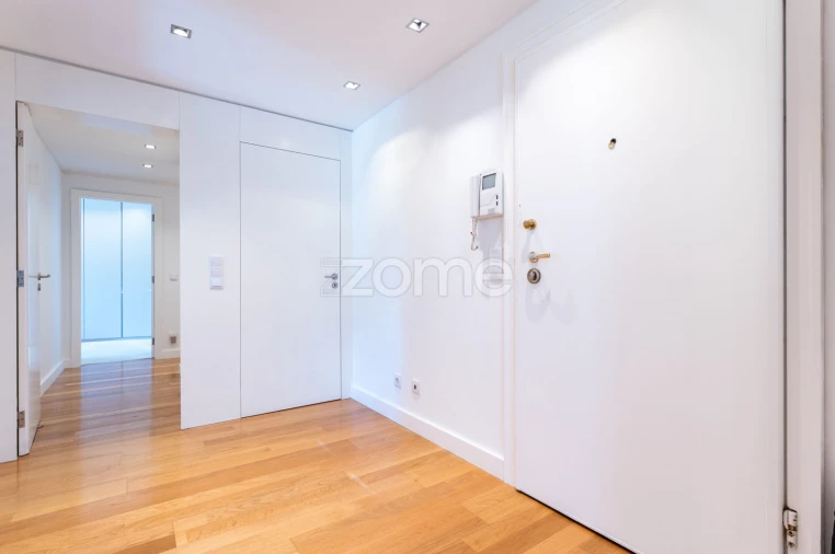Apartamento T4 para Venda em Aldoar, Foz do Douro e Nevogilde Foto 16
