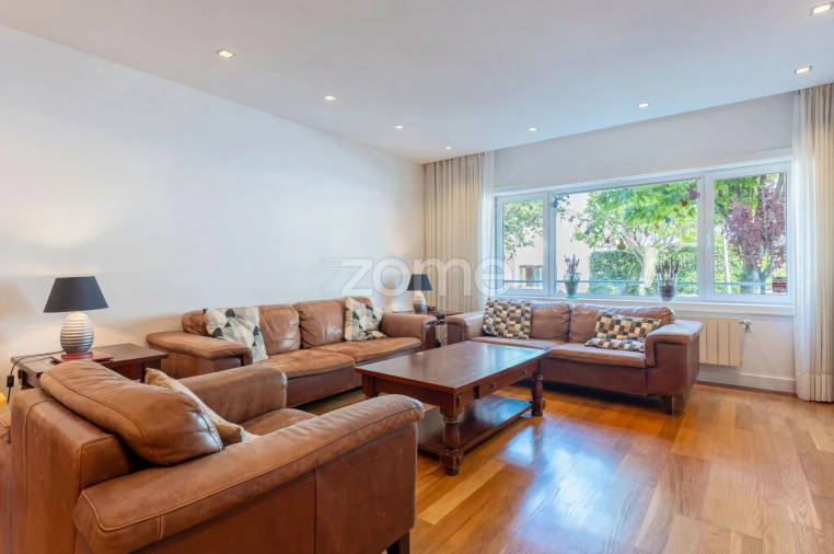 Apartamento T4 para Venda em Aldoar, Foz do Douro e Nevogilde Foto 2