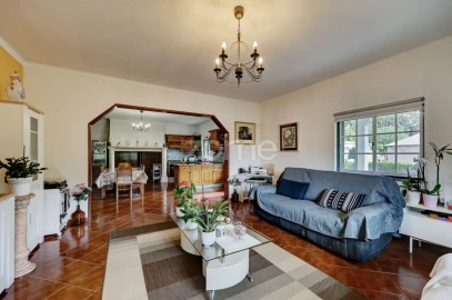 Moradia T3 para Venda em Longomel