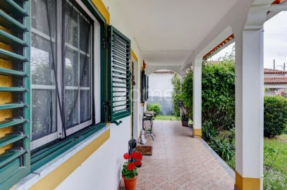 Moradia T3 para Venda em Longomel