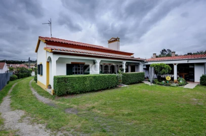 Moradia T3 para Venda em Longomel