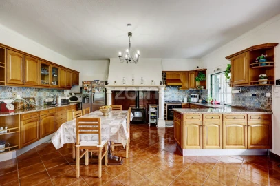 Moradia T3 para Venda em Longomel