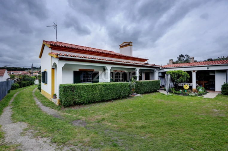 Moradia T3 para Venda em Longomel Foto 39