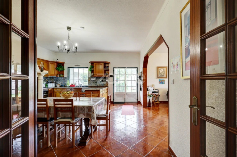 Moradia T3 para Venda em Longomel Foto 6