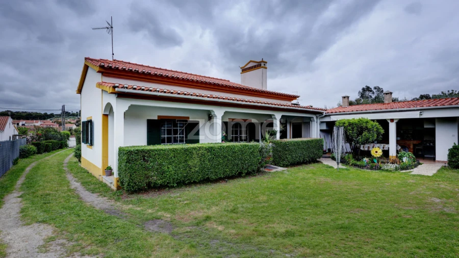 Moradia T3 para Venda em Longomel
