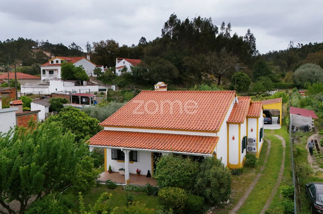 Moradia T3 para Venda em Longomel Foto 2