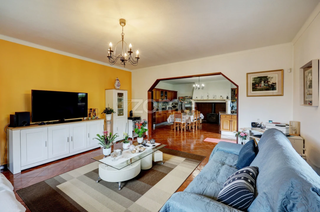 Moradia T3 para Venda em Longomel Foto 4