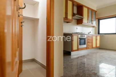Apartamento T3 para Venda em Queluz e Belas