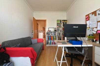 Apartamento T3 para Venda em Queluz e Belas