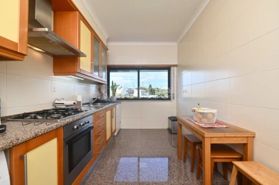 Apartamento T3 para Venda em Queluz e Belas