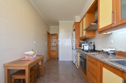 Apartamento T3 para Venda em Queluz e Belas