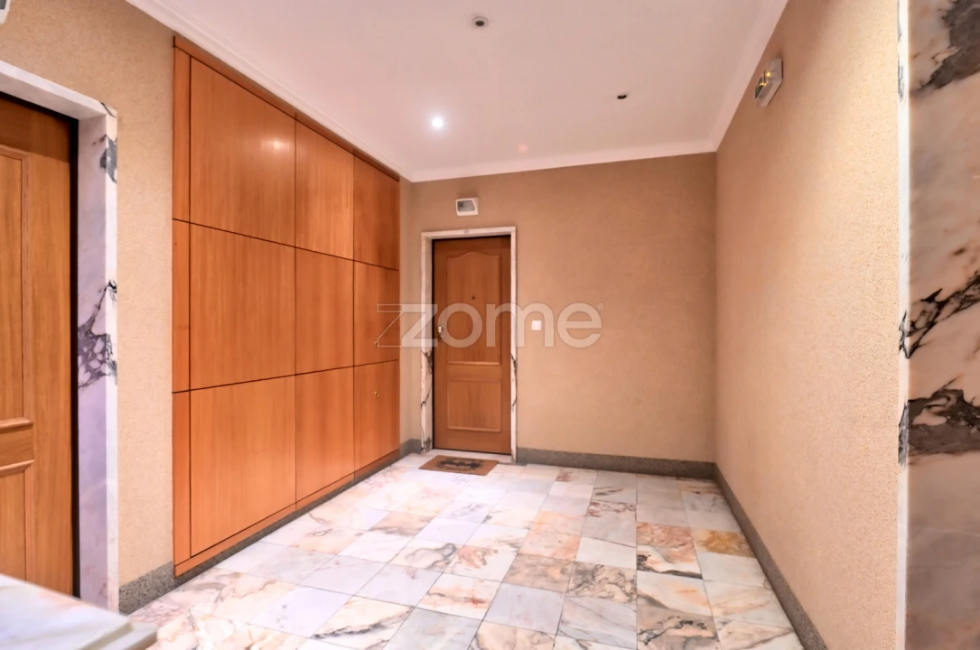 Apartamento T3 para Venda em Queluz e Belas Foto 21