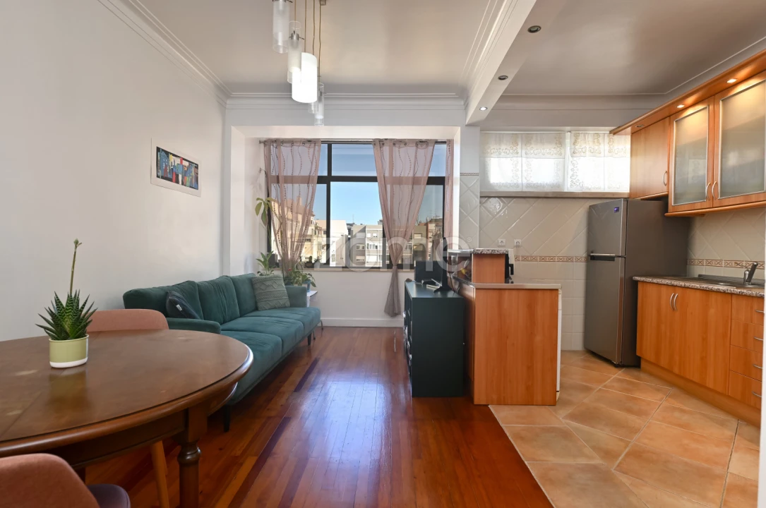 Apartamento T2 para Venda em Campo de Ourique Foto 3