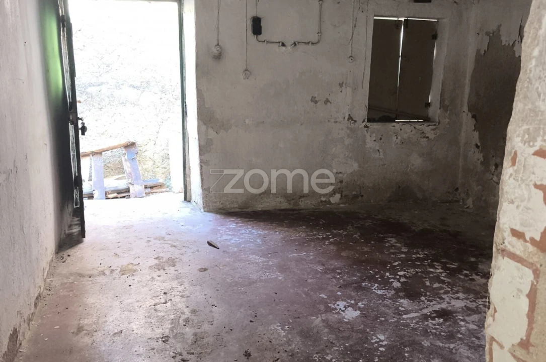 Moradia T3 para Venda em Ceira Foto 6