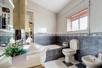 Moradia T6 para Venda em Pereira